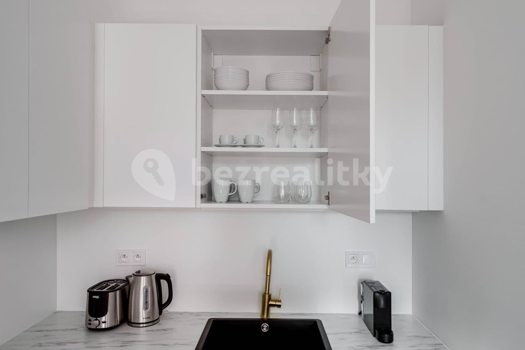 Pronájem bytu  35 m², Rostovská, Praha, Praha
