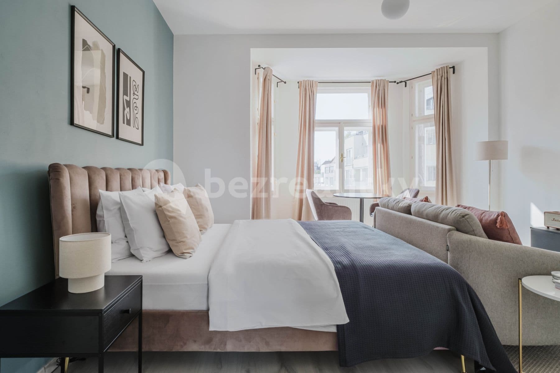 Pronájem bytu  35 m², Rostovská, Praha, Praha