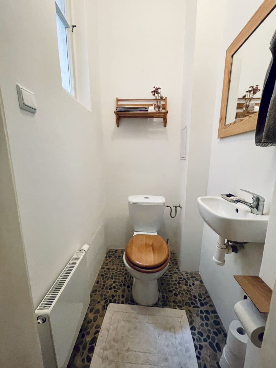 Pronájem bytu  50 m², Šaldova, Praha, Praha