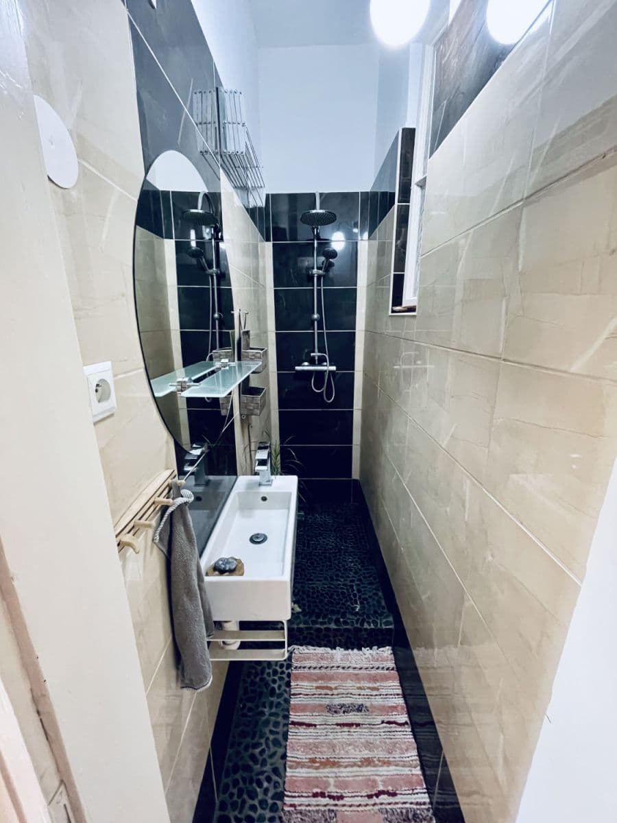 Pronájem bytu  50 m², Šaldova, Praha, Praha