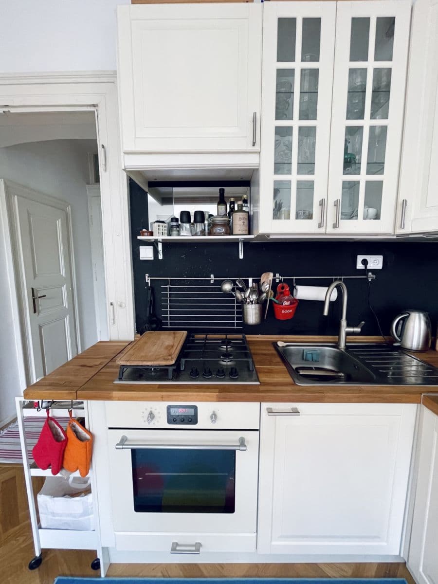 Pronájem bytu  50 m², Šaldova, Praha, Praha