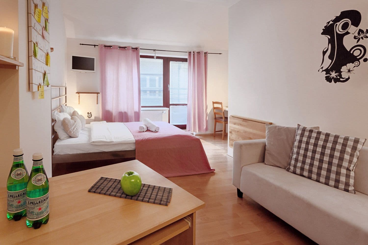 Pronájem bytu  28 m², Kozácká, Praha, Praha