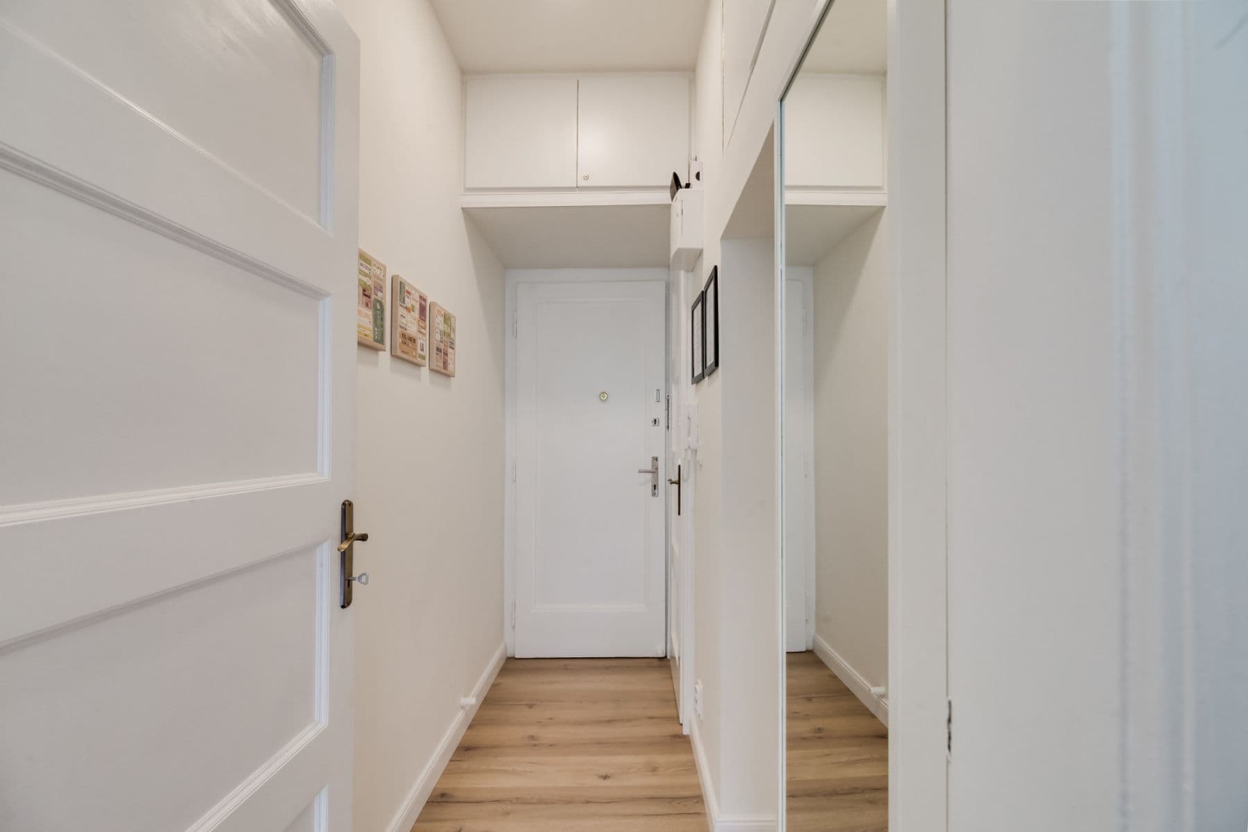 Pronájem bytu  33 m², Újezd, Praha, Praha