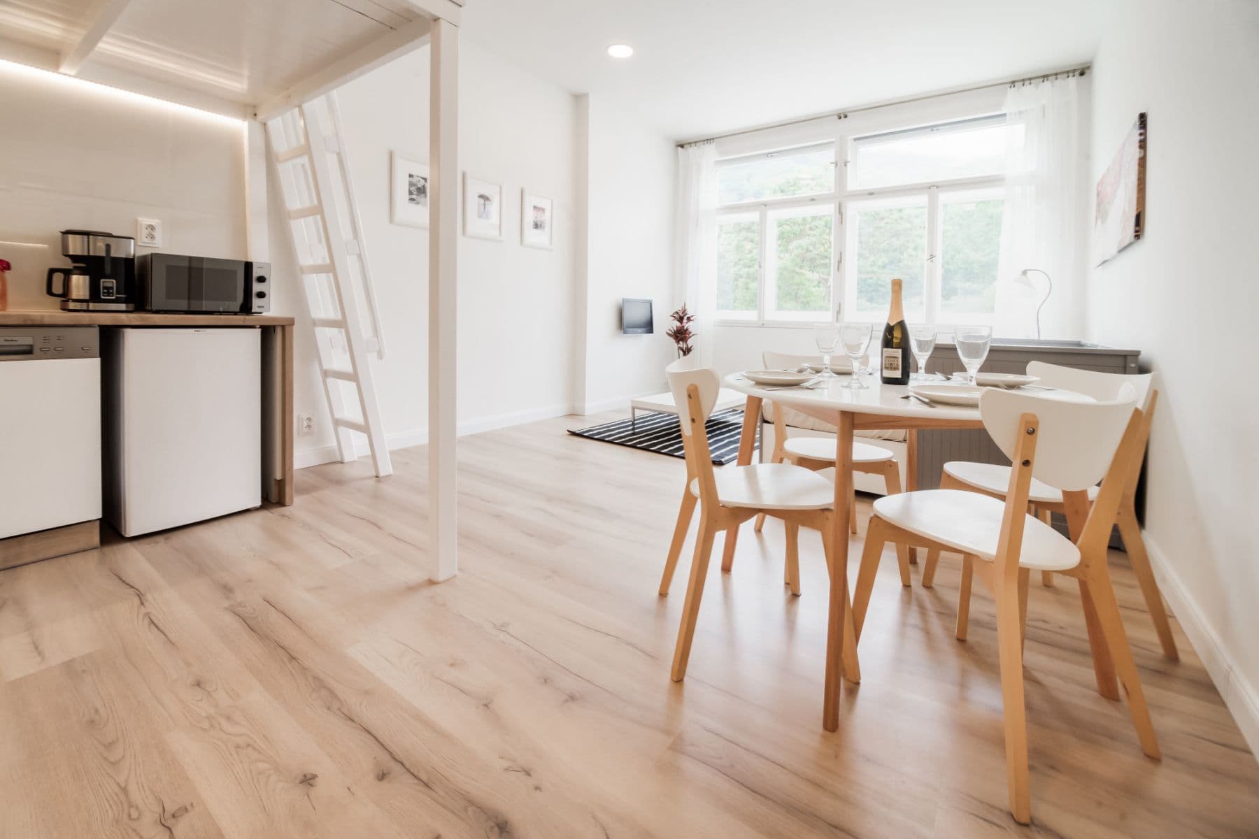 Pronájem bytu  33 m², Újezd, Praha, Praha