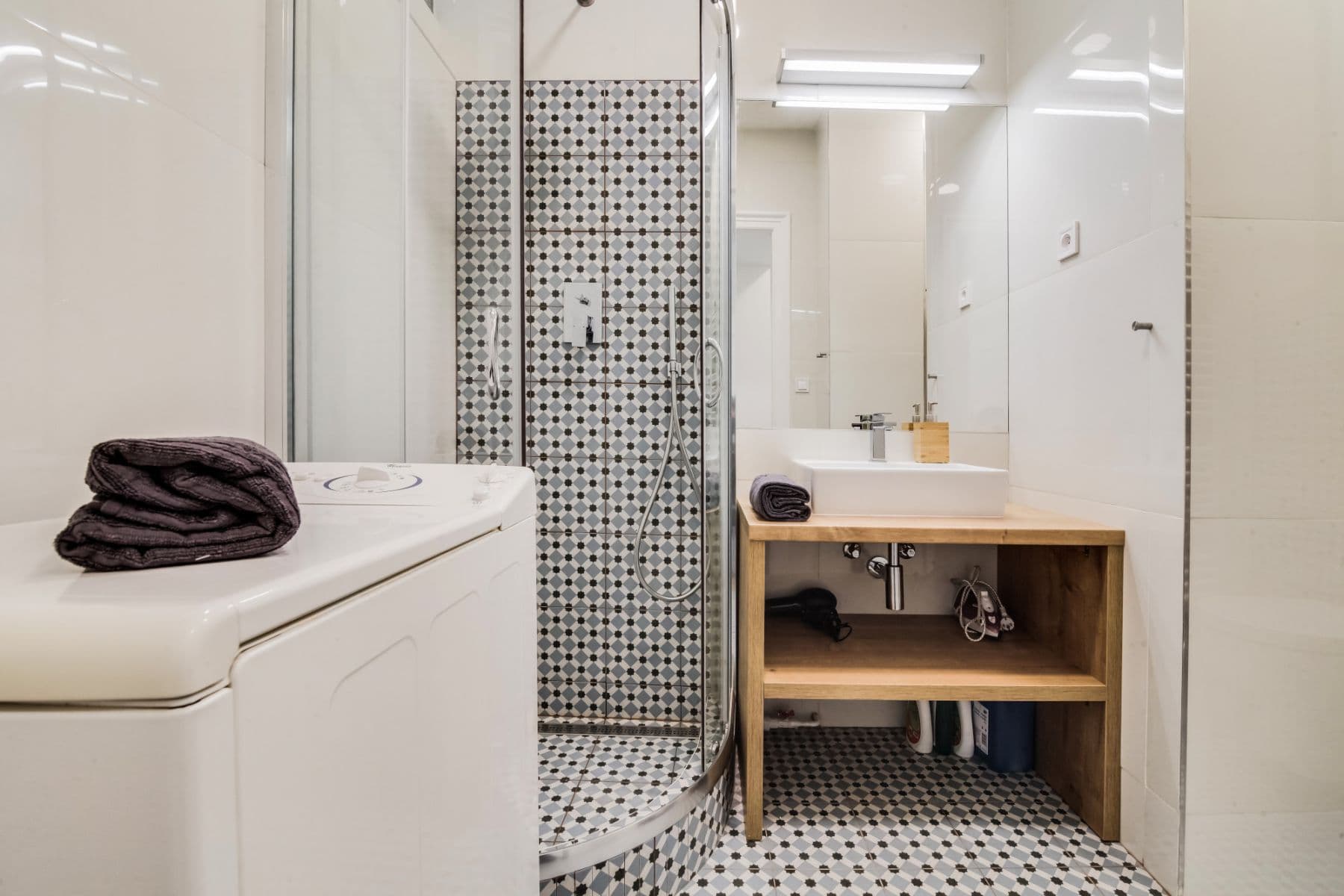 Pronájem bytu  33 m², Újezd, Praha, Praha