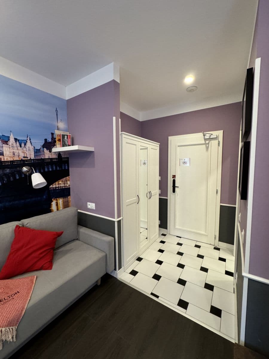 Pronájem bytu  20 m², Nuselská, Praha, Praha