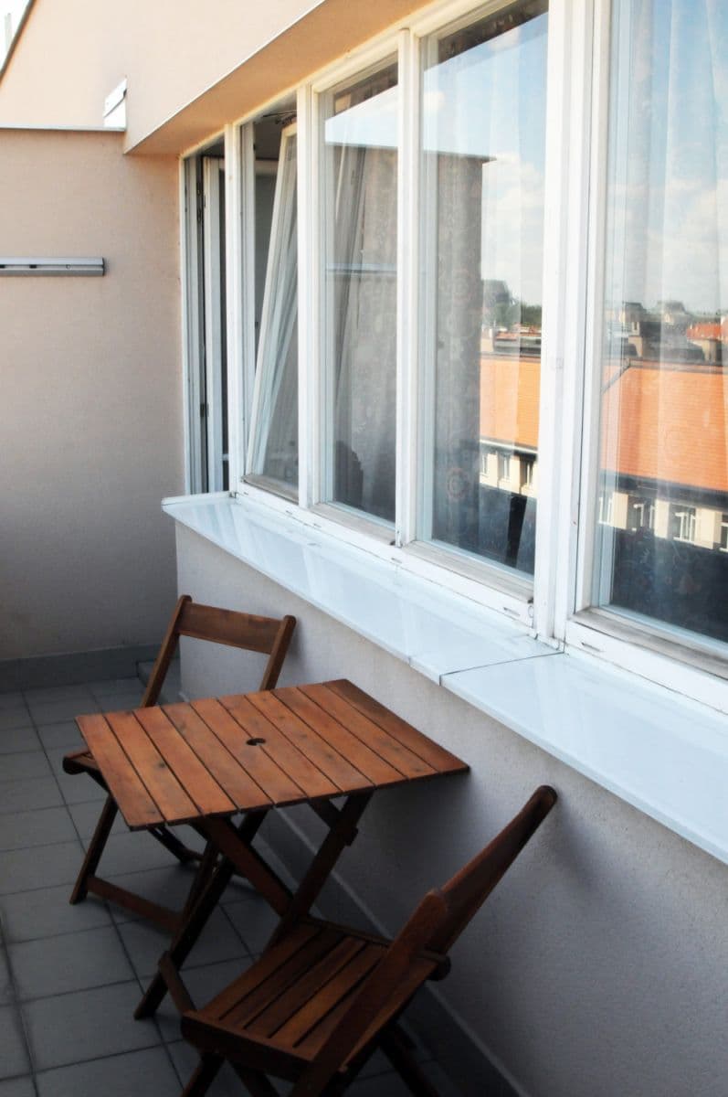 Pronájem bytu  36 m², Banskobystrická, Praha, Praha