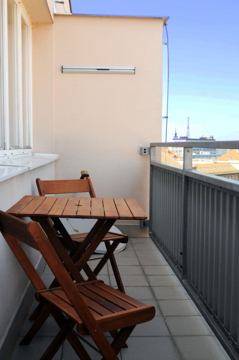 Pronájem bytu  36 m², Banskobystrická, Praha, Praha