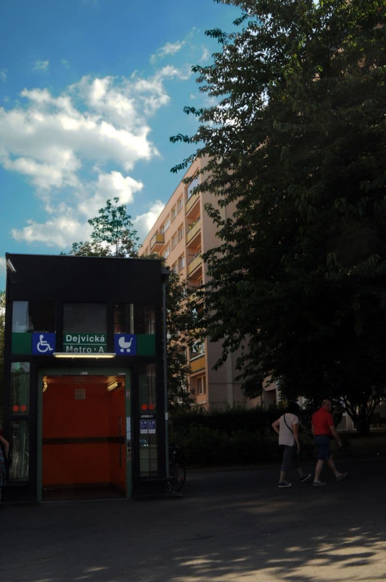 Pronájem bytu  36 m², Banskobystrická, Praha, Praha
