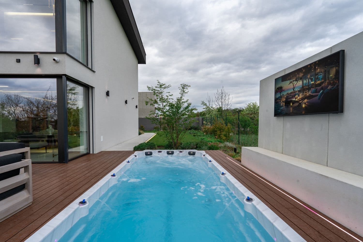 Pronájem bytu  343 m², Opuková, Tuchoměřice, Středočeský kraj