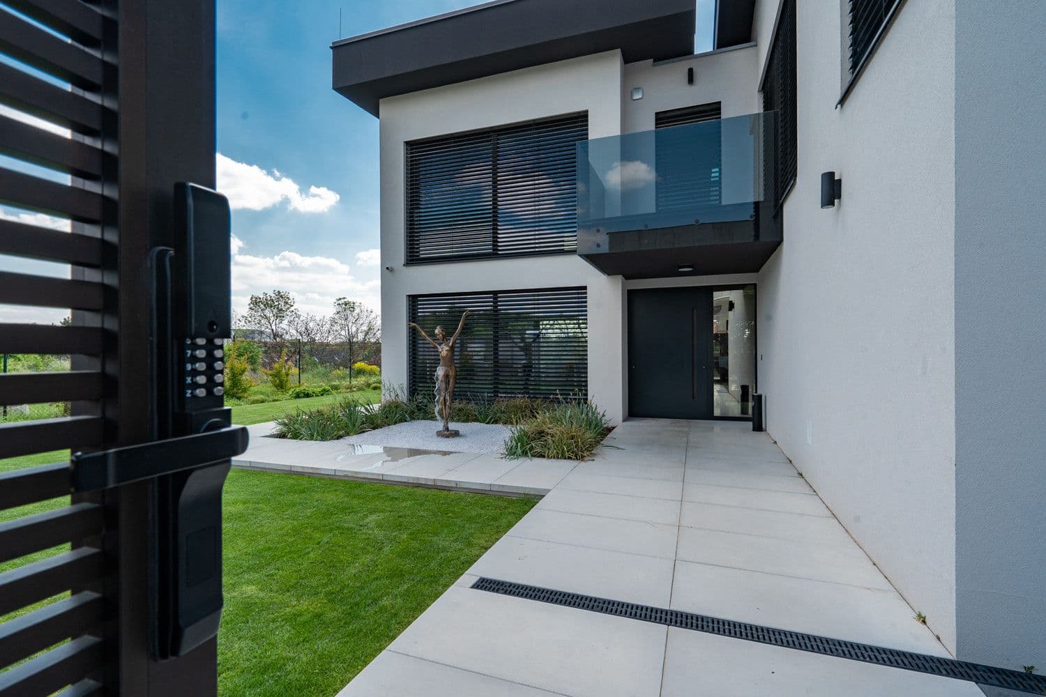 Pronájem bytu  343 m², Opuková, Tuchoměřice, Středočeský kraj