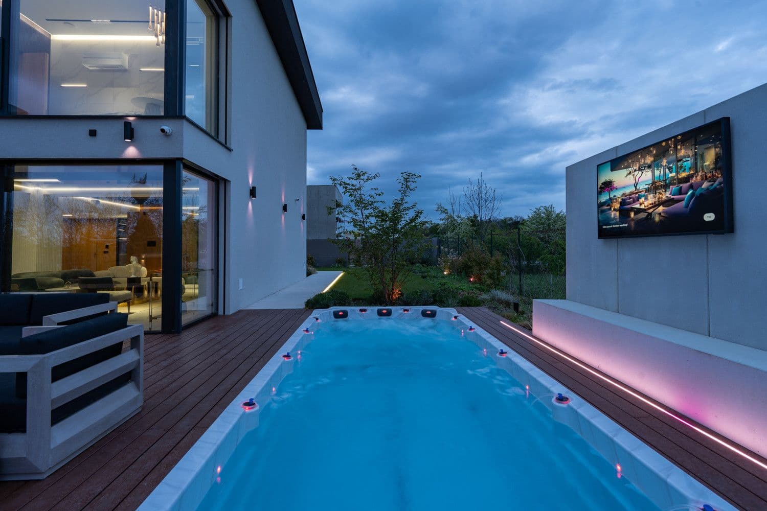 Pronájem bytu  343 m², Opuková, Tuchoměřice, Středočeský kraj