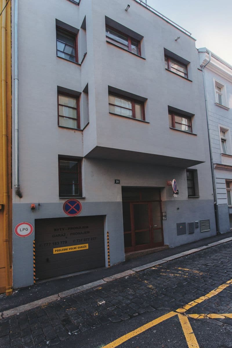 Pronájem bytu  33 m², Kozácká, Praha, Praha