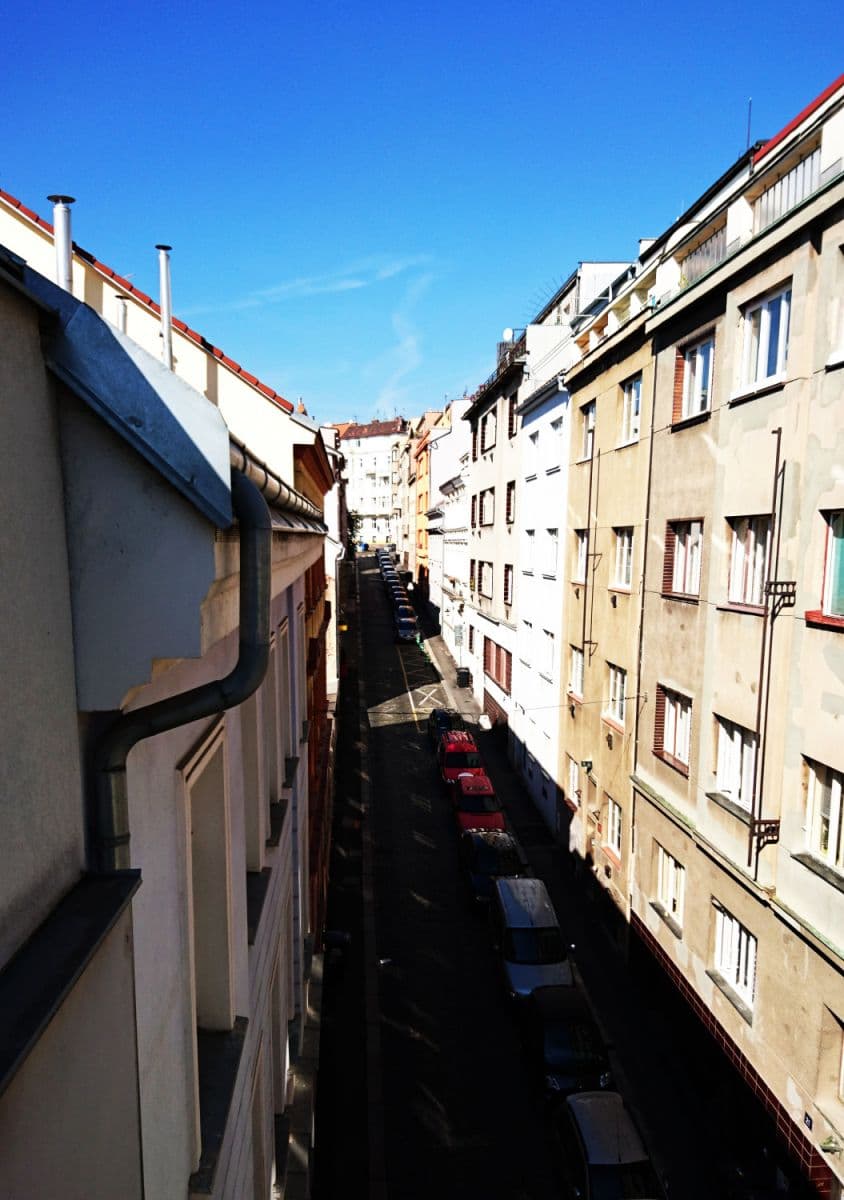 Pronájem bytu  33 m², Kozácká, Praha, Praha