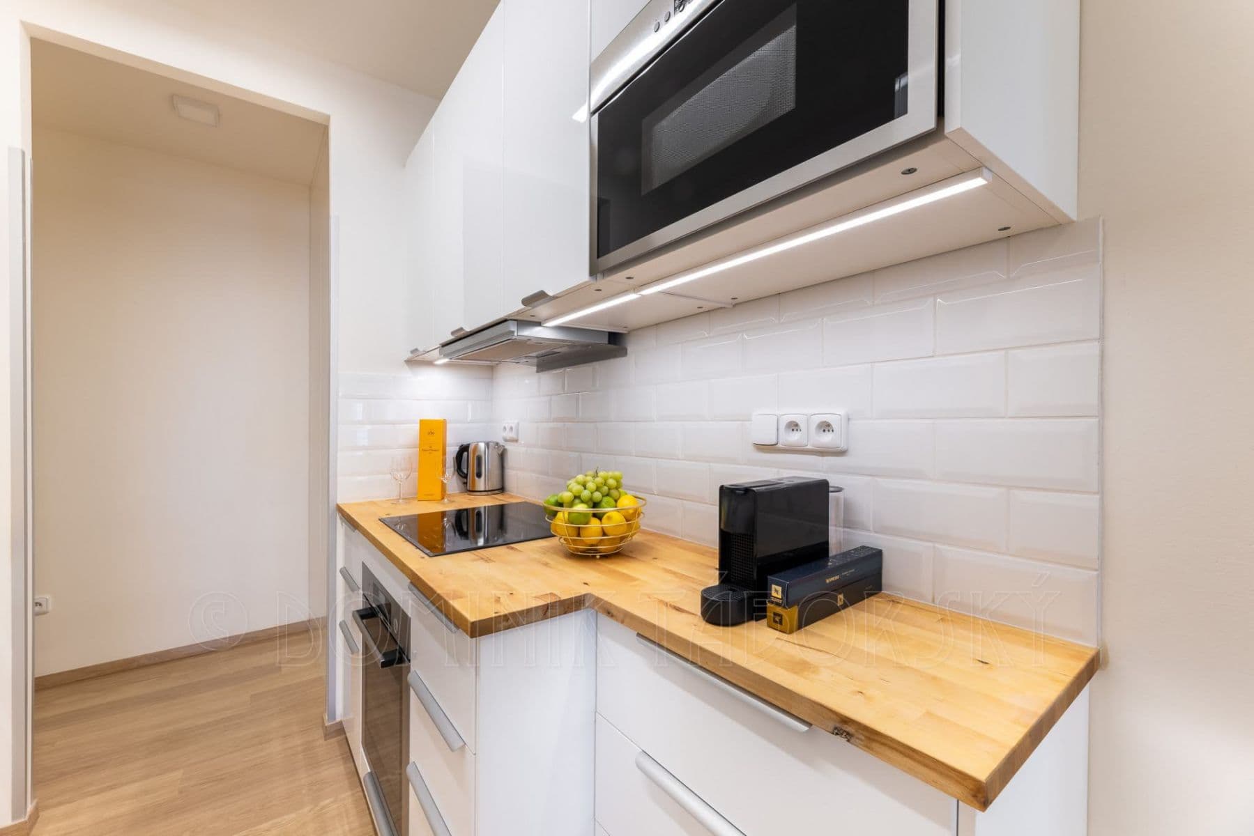 Pronájem bytu  75 m², Karlova, Praha, Praha