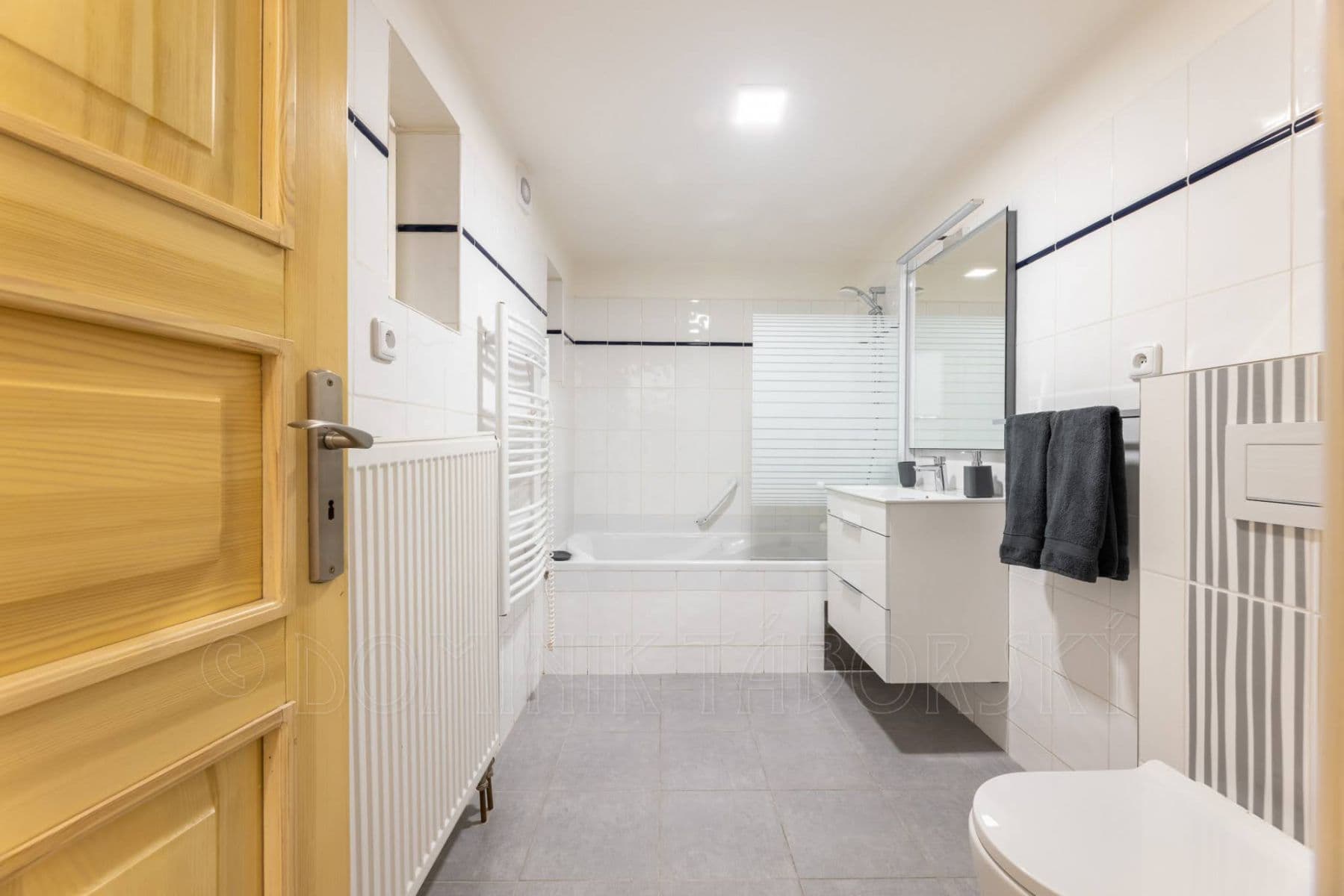 Pronájem bytu  75 m², Karlova, Praha, Praha