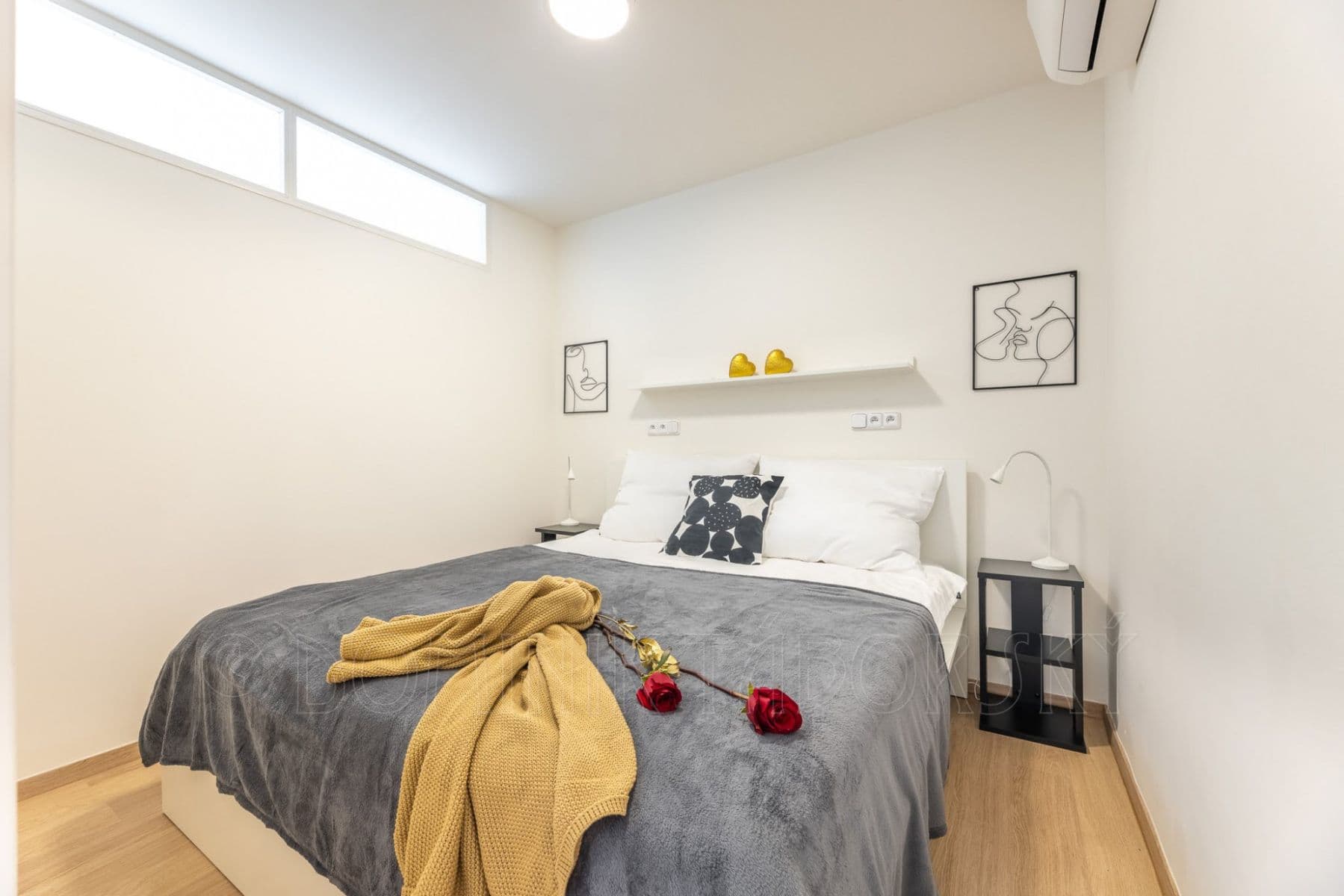 Pronájem bytu  75 m², Karlova, Praha, Praha