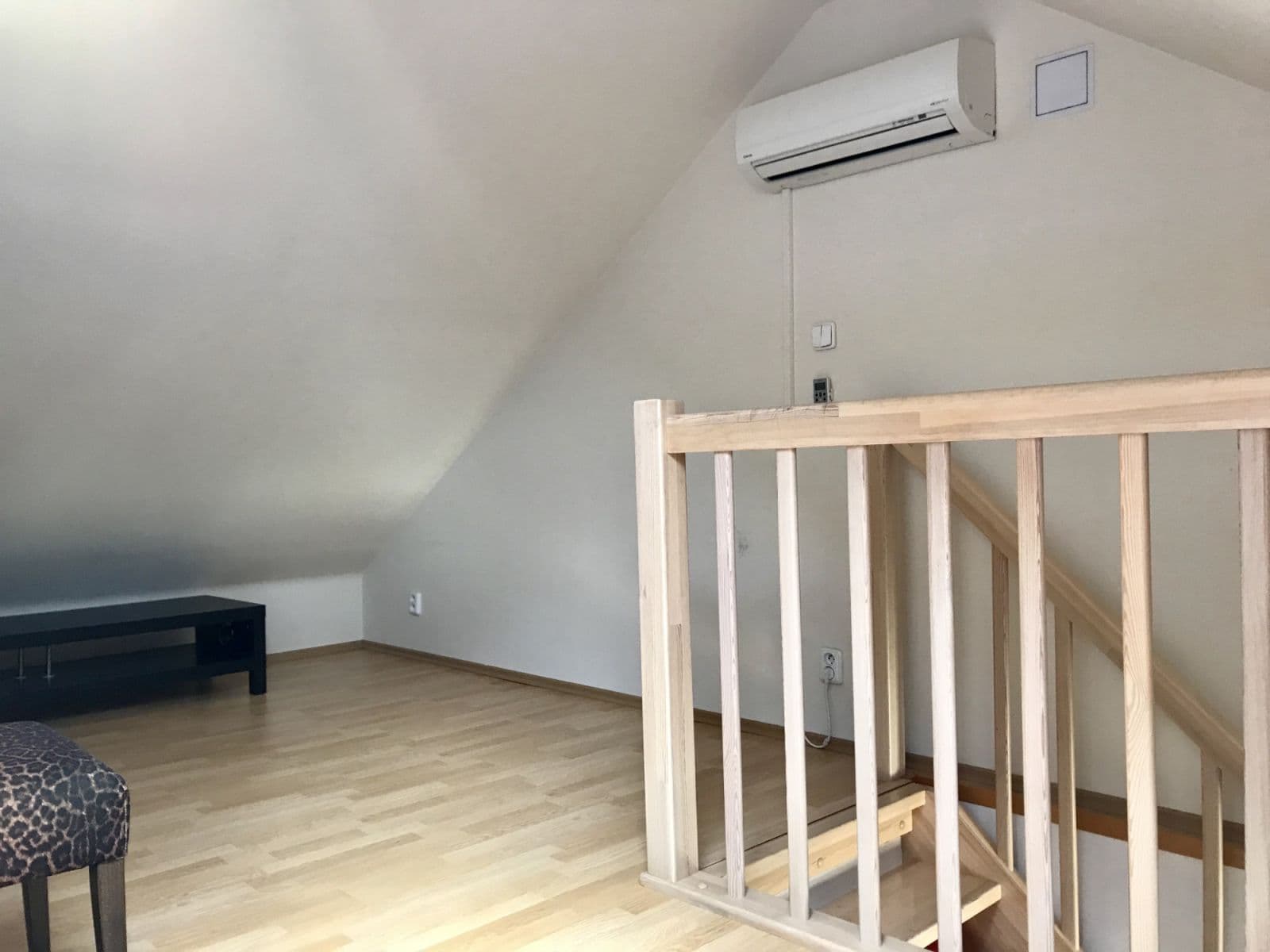 Pronájem bytu  55 m², Ovenecká, Praha, Praha