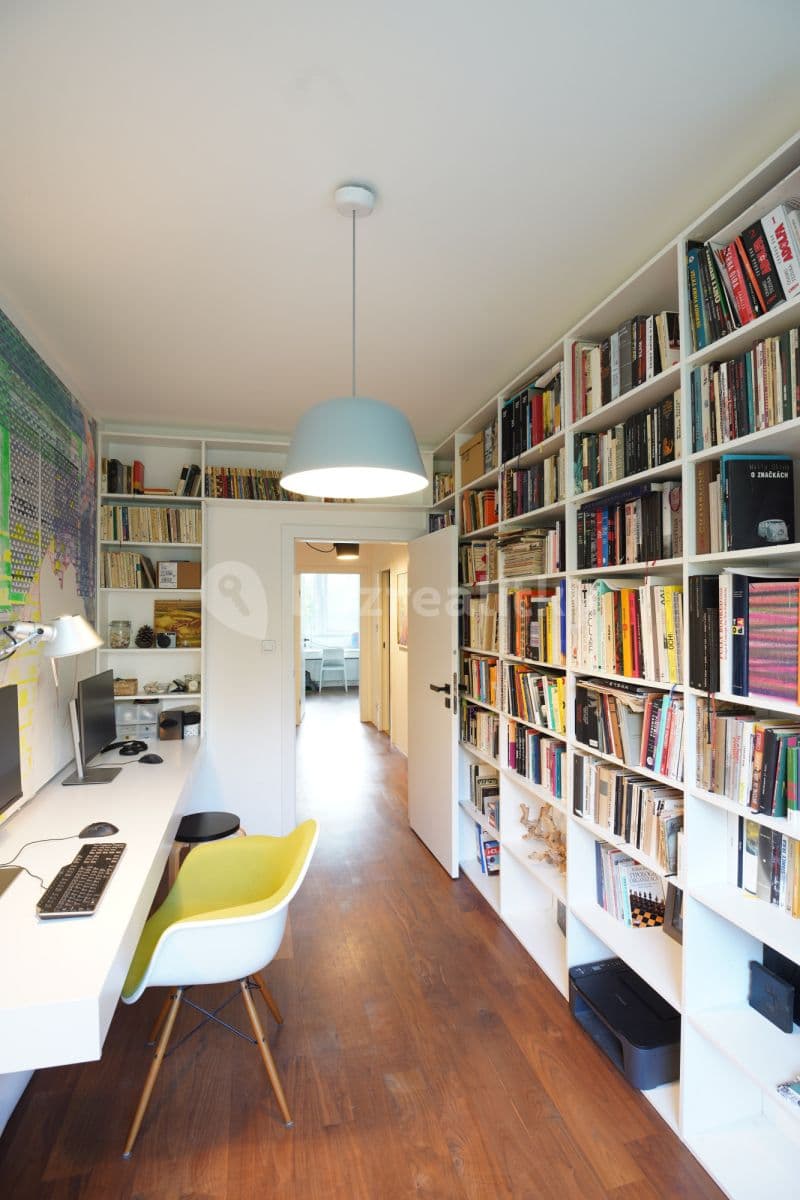 Pronájem bytu  110 m², Kováříkova, Praha, Praha