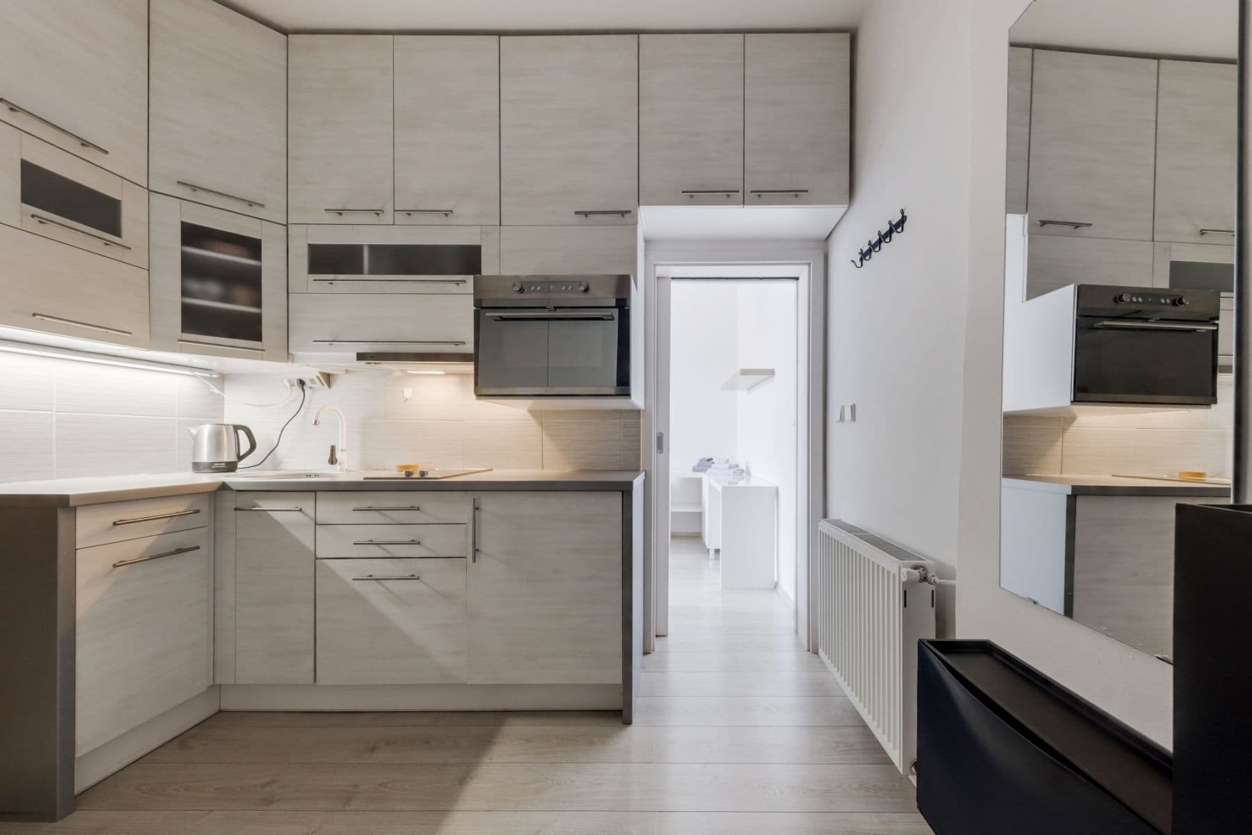 Pronájem bytu  35 m², Roháčova, Praha, Praha
