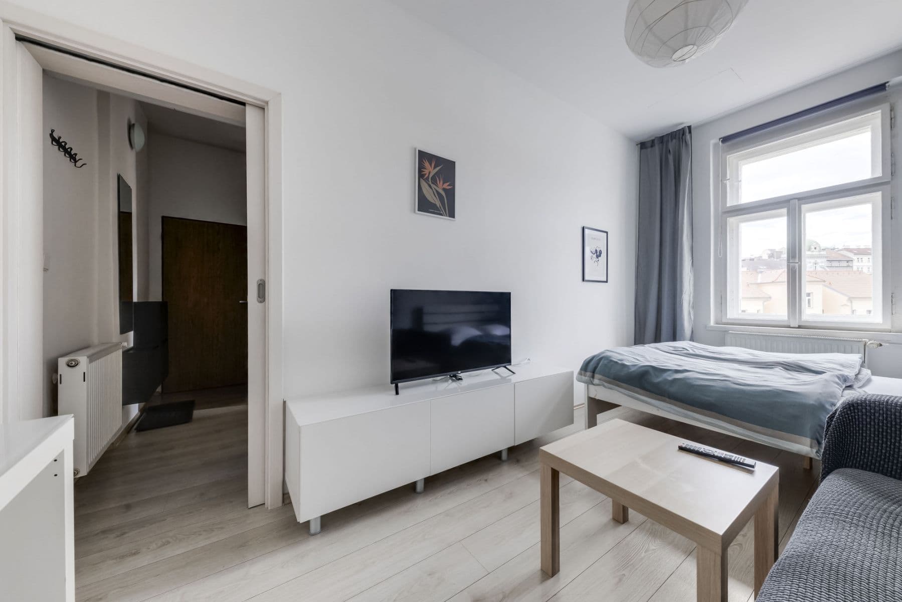 Pronájem bytu  35 m², Roháčova, Praha, Praha