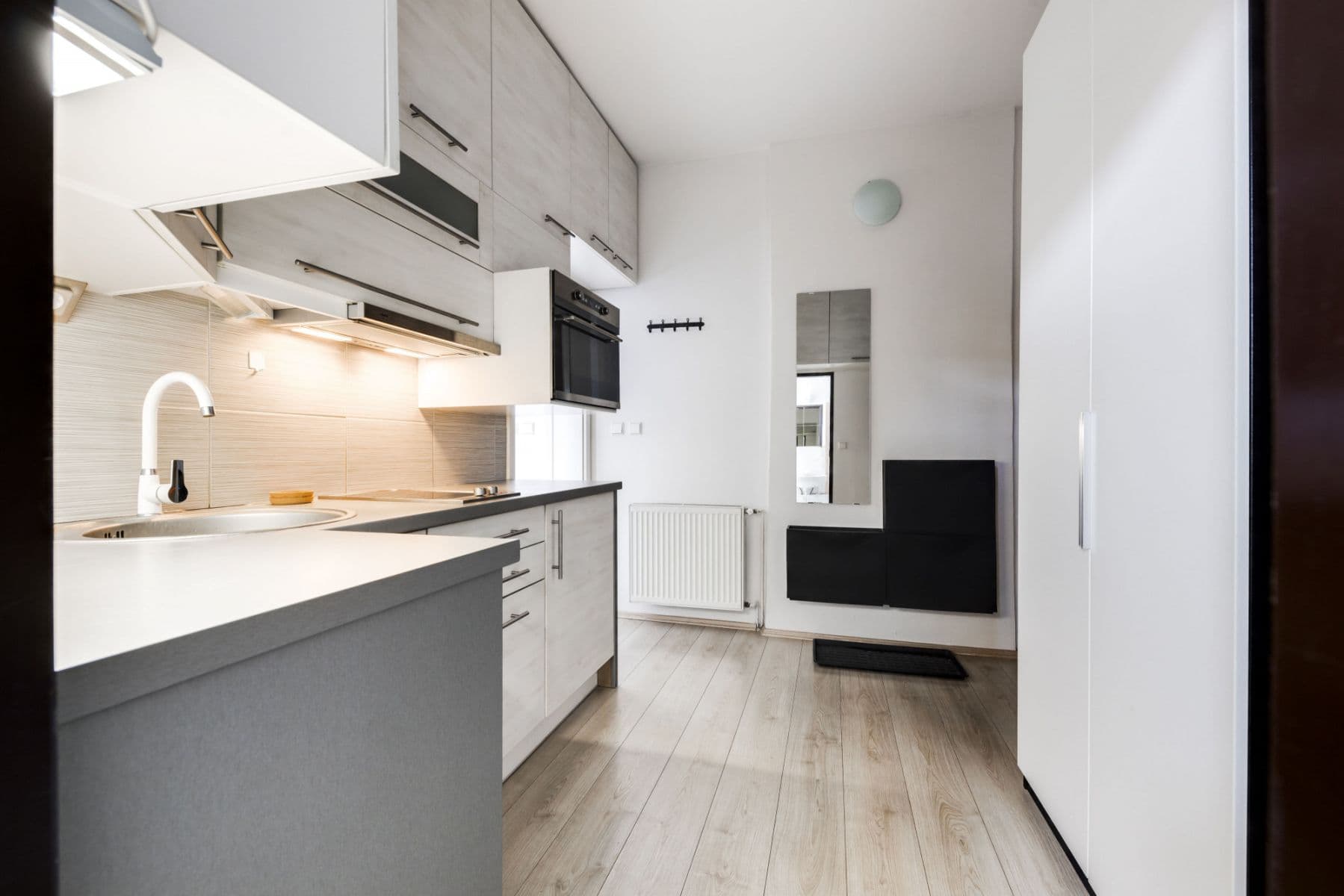 Pronájem bytu  35 m², Roháčova, Praha, Praha