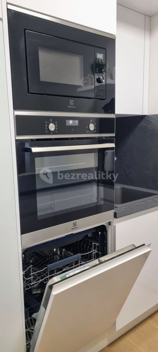 Pronájem bytu  63 m², Sokolovská, Praha, Praha