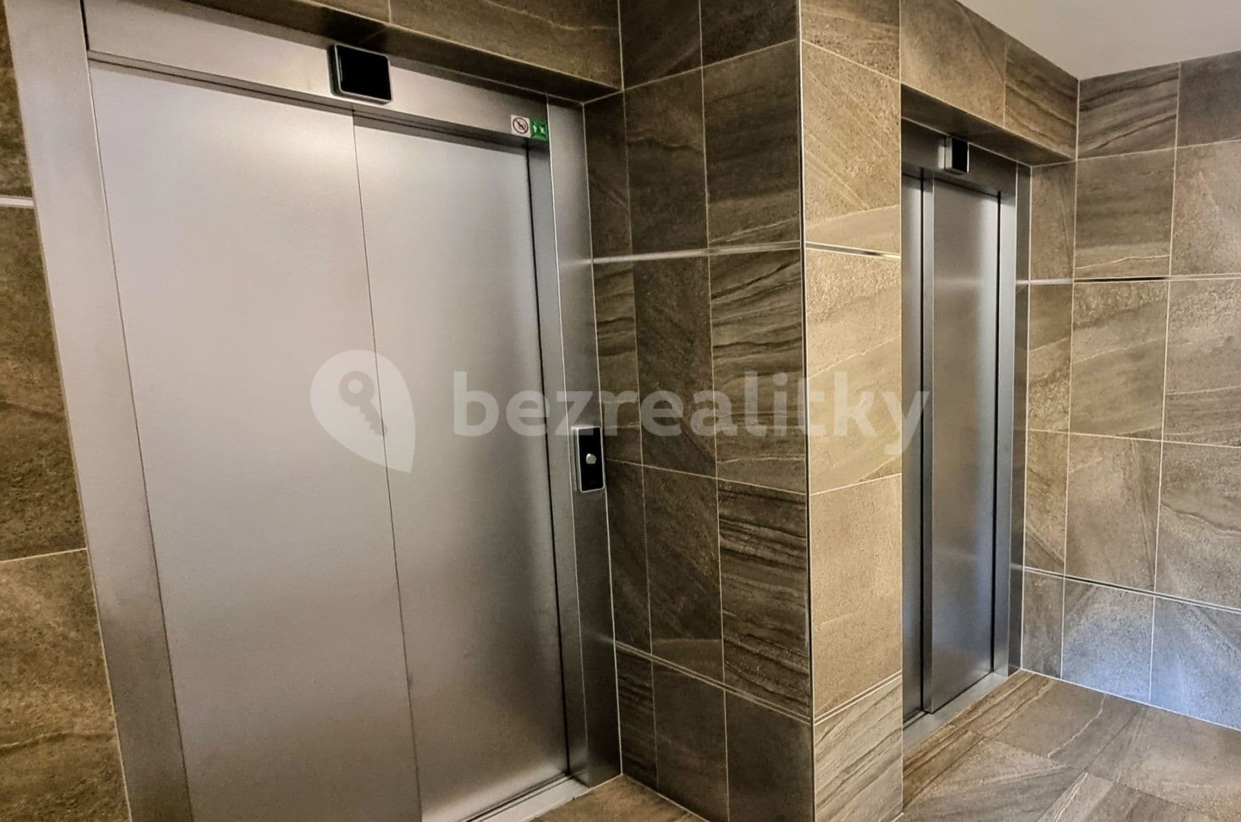Pronájem bytu  63 m², Sokolovská, Praha, Praha