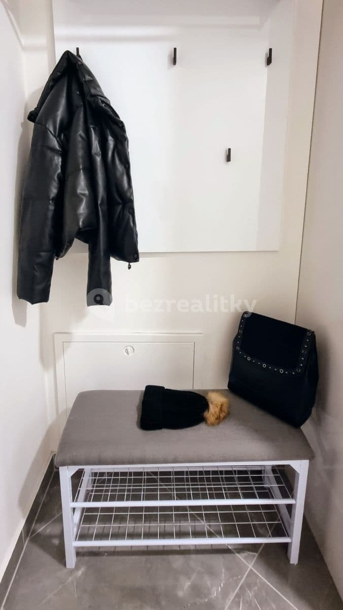 Pronájem bytu  63 m², Sokolovská, Praha, Praha