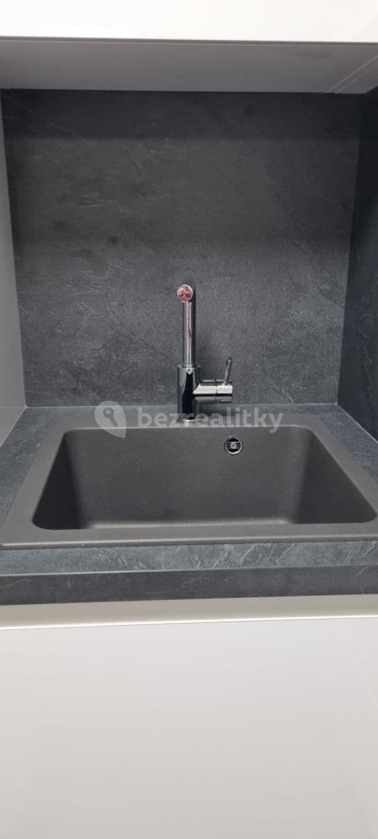 Pronájem bytu  63 m², Sokolovská, Praha, Praha