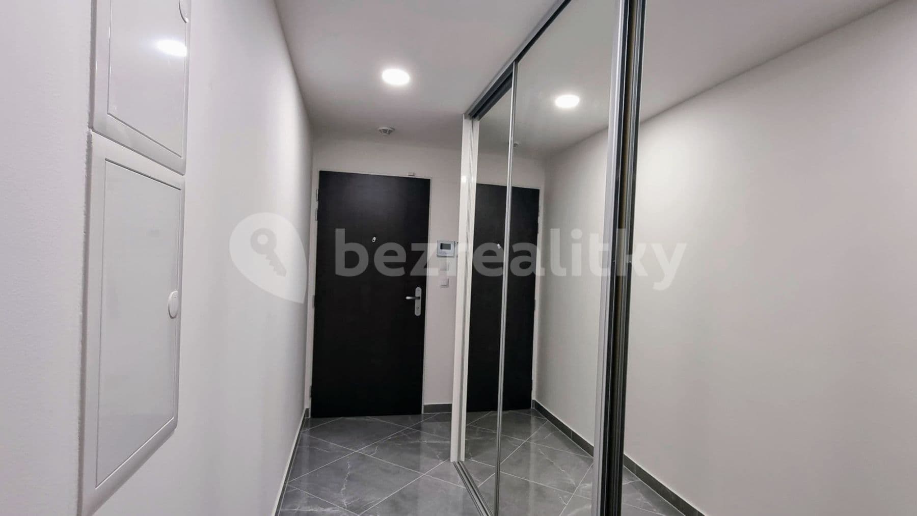 Pronájem bytu  63 m², Sokolovská, Praha, Praha