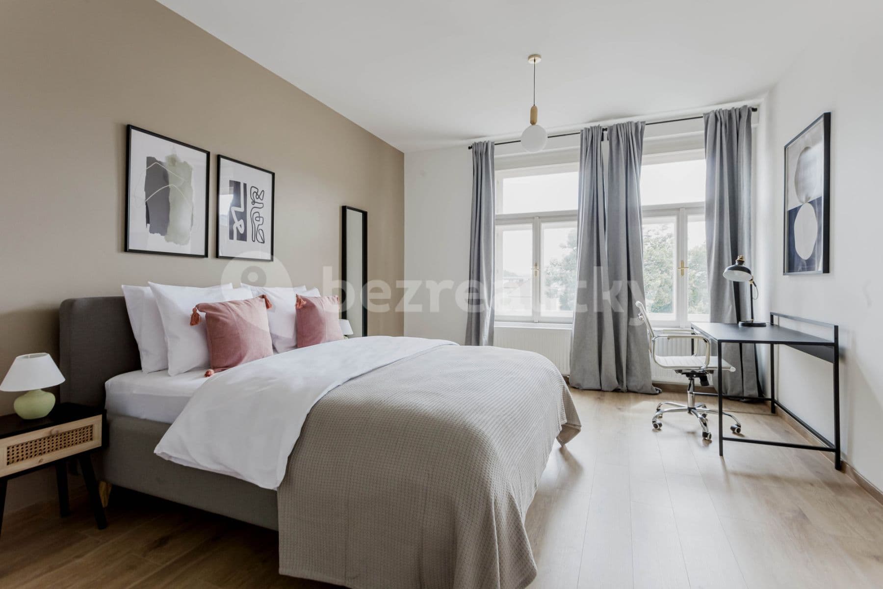Pronájem bytu  58 m², Rostovská, Praha, Praha
