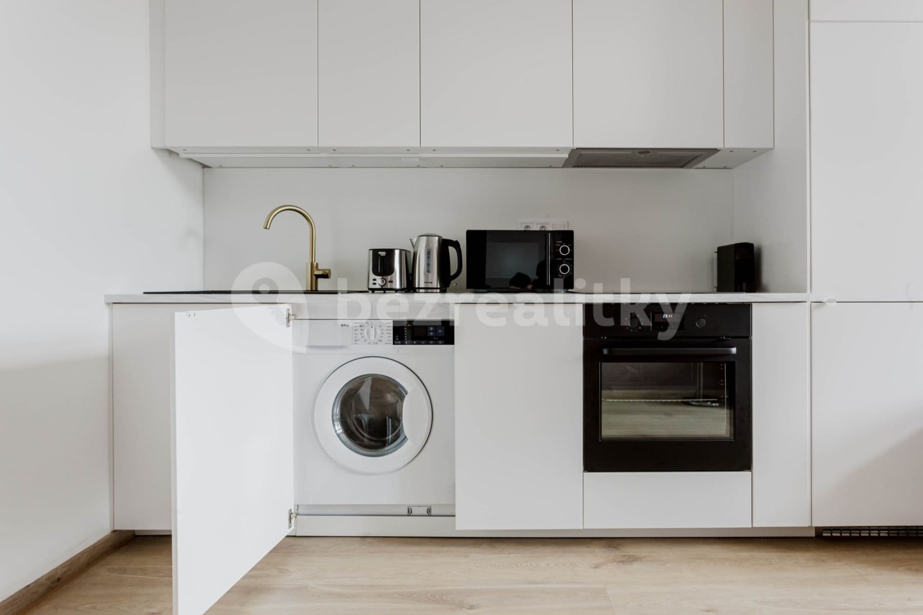 Pronájem bytu  58 m², Rostovská, Praha, Praha
