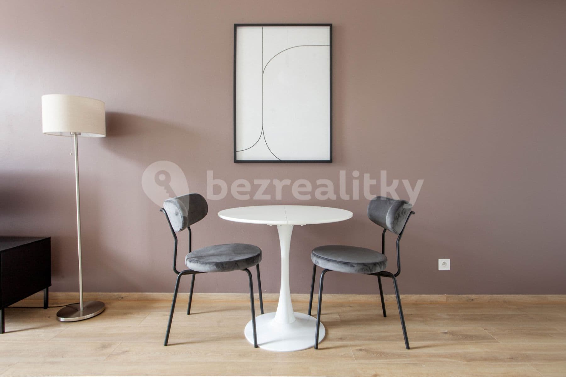 Pronájem bytu  58 m², Rostovská, Praha, Praha