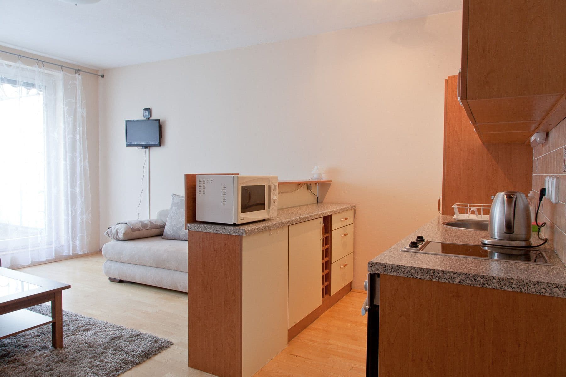 Pronájem bytu  35 m², Počernická D, Praha, Praha