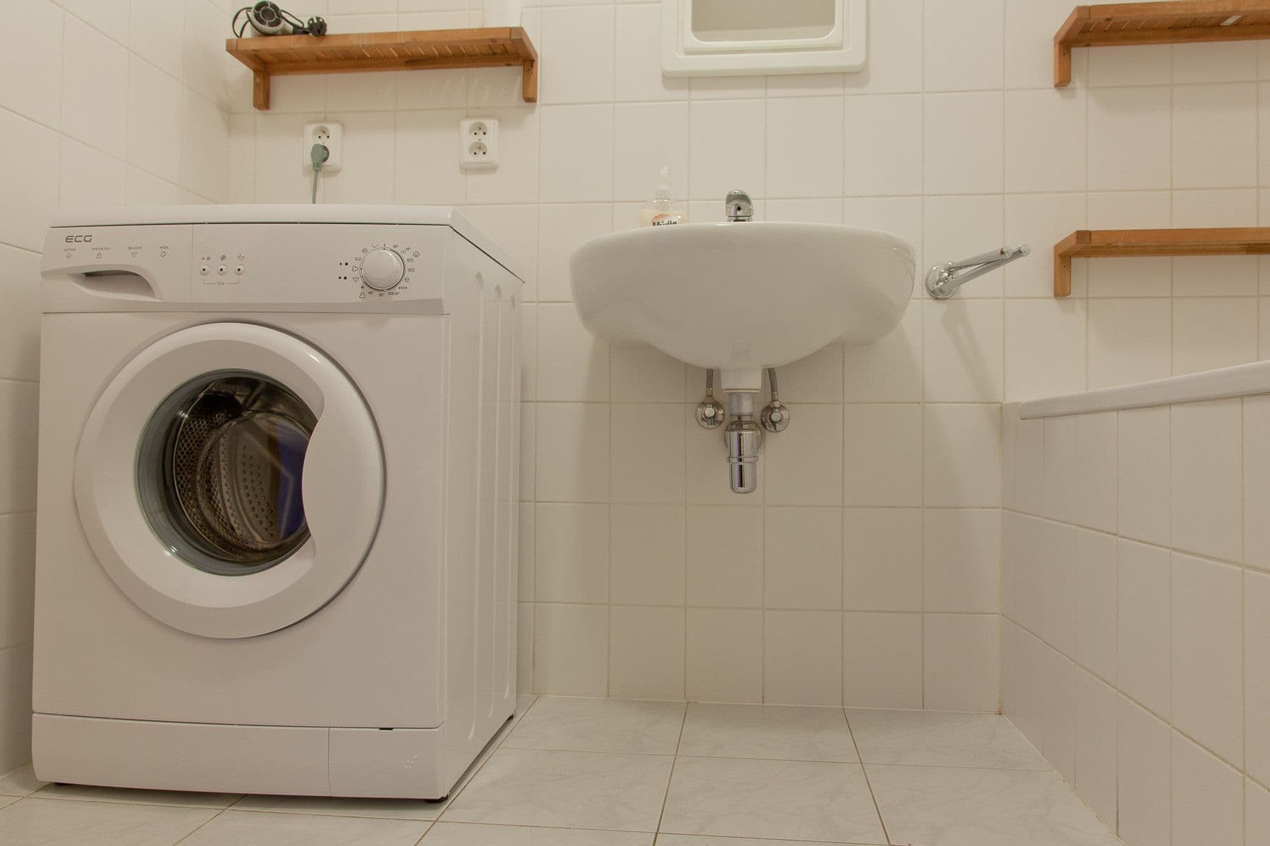 Pronájem bytu  35 m², Počernická D, Praha, Praha