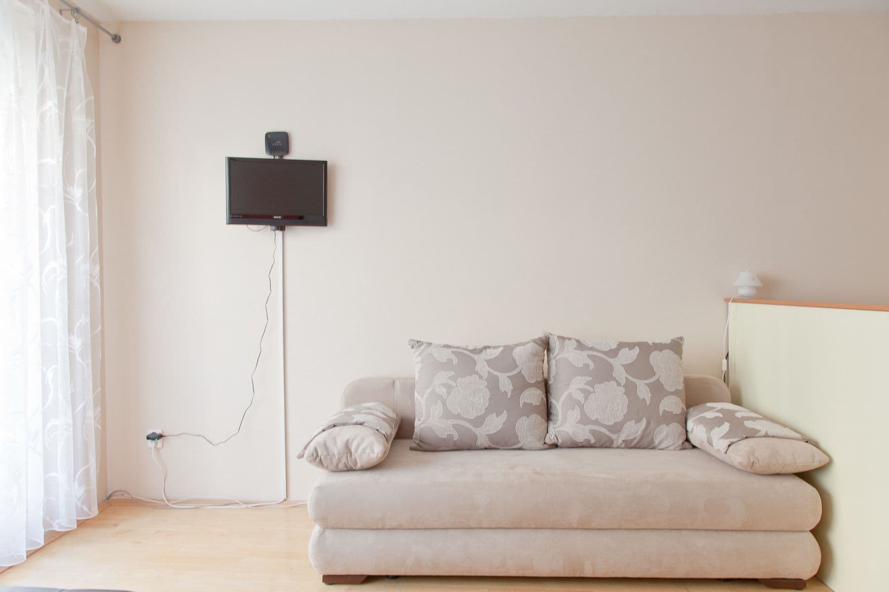 Pronájem bytu  35 m², Počernická D, Praha, Praha
