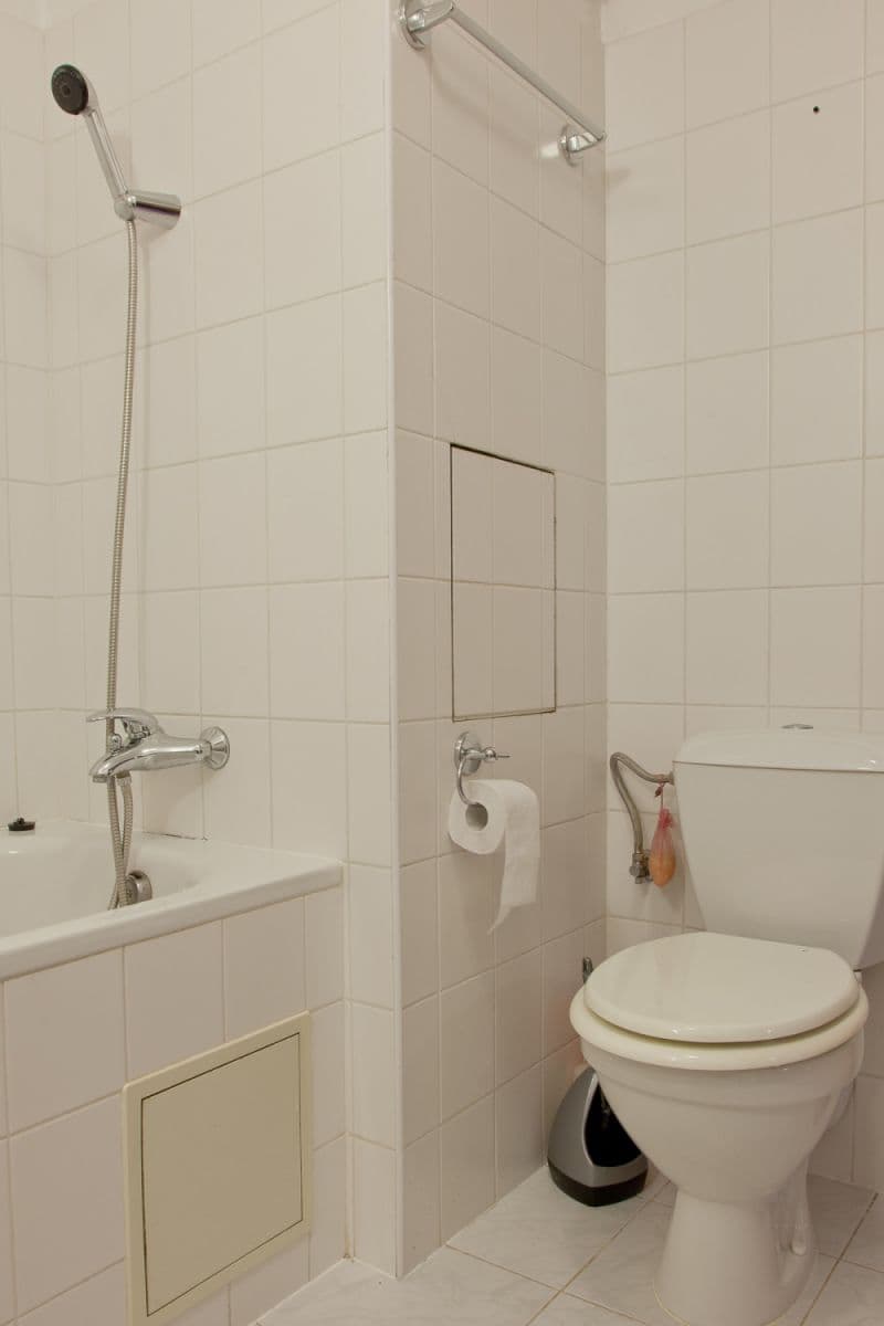 Pronájem bytu  35 m², Počernická D, Praha, Praha