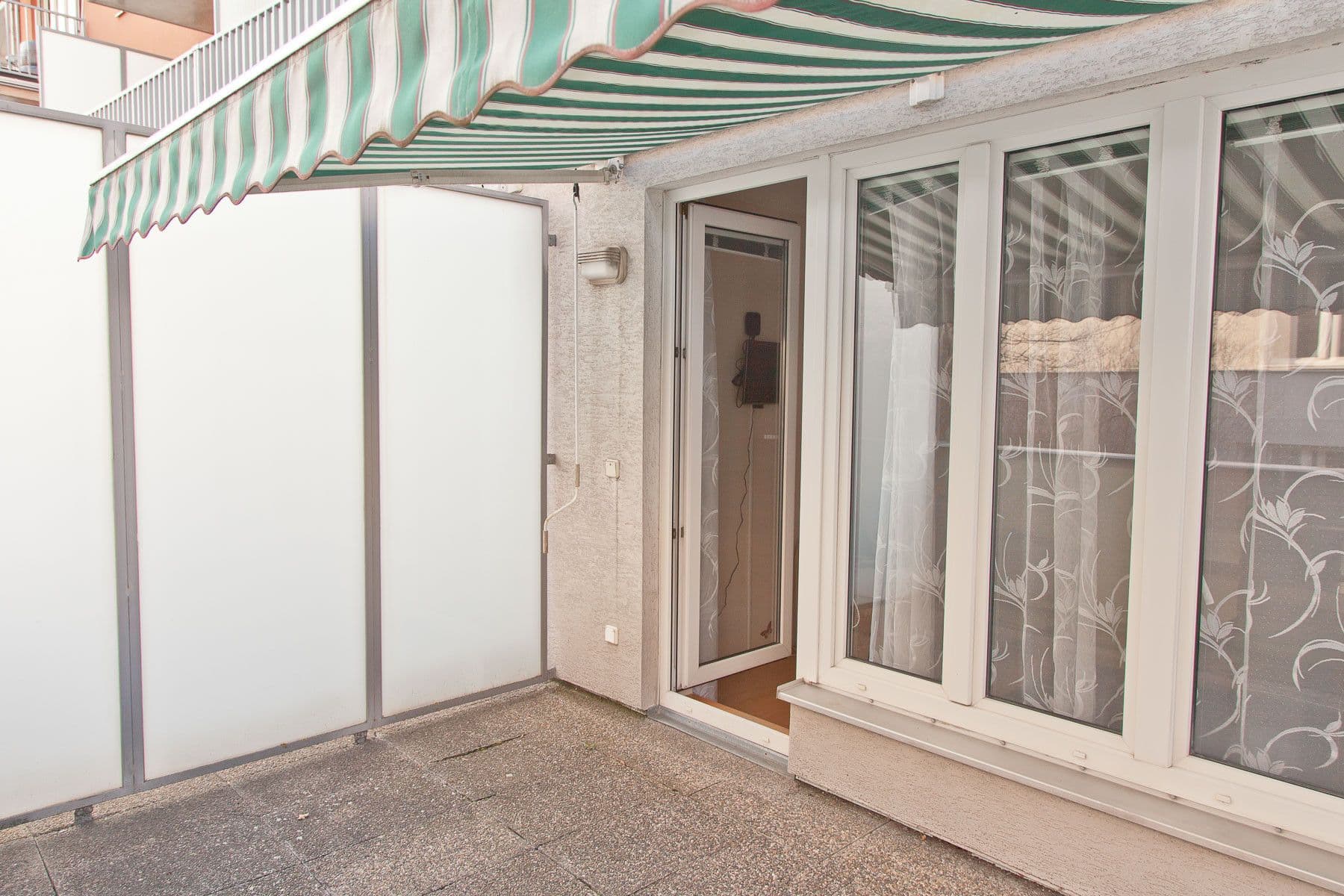 Pronájem bytu  35 m², Počernická D, Praha, Praha
