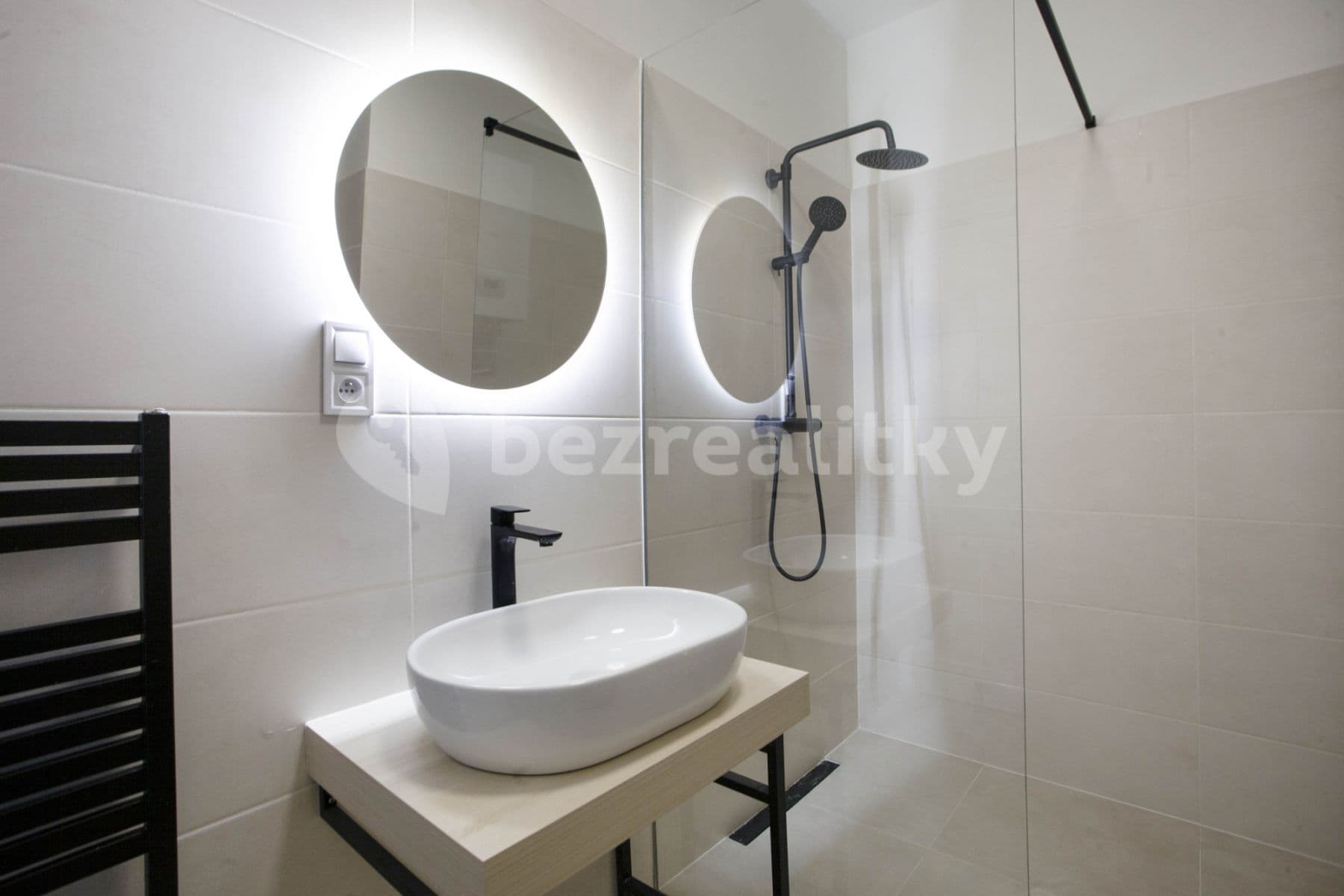Pronájem bytu  59 m², Rostovská, Praha, Praha