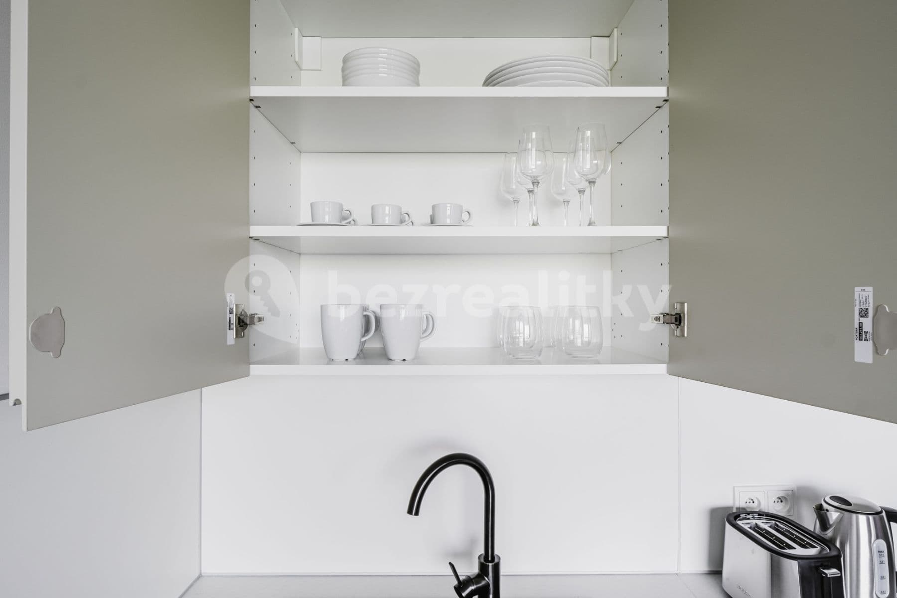 Pronájem bytu  32 m², Olgy Havlové, Praha, Praha