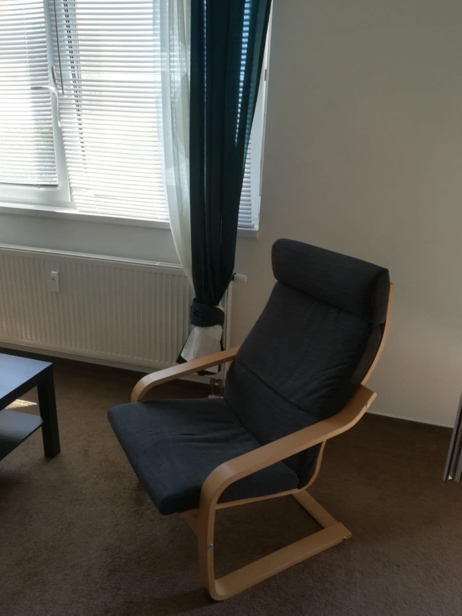 Pronájem bytu  40 m², Nad Přehradou, Praha, Praha