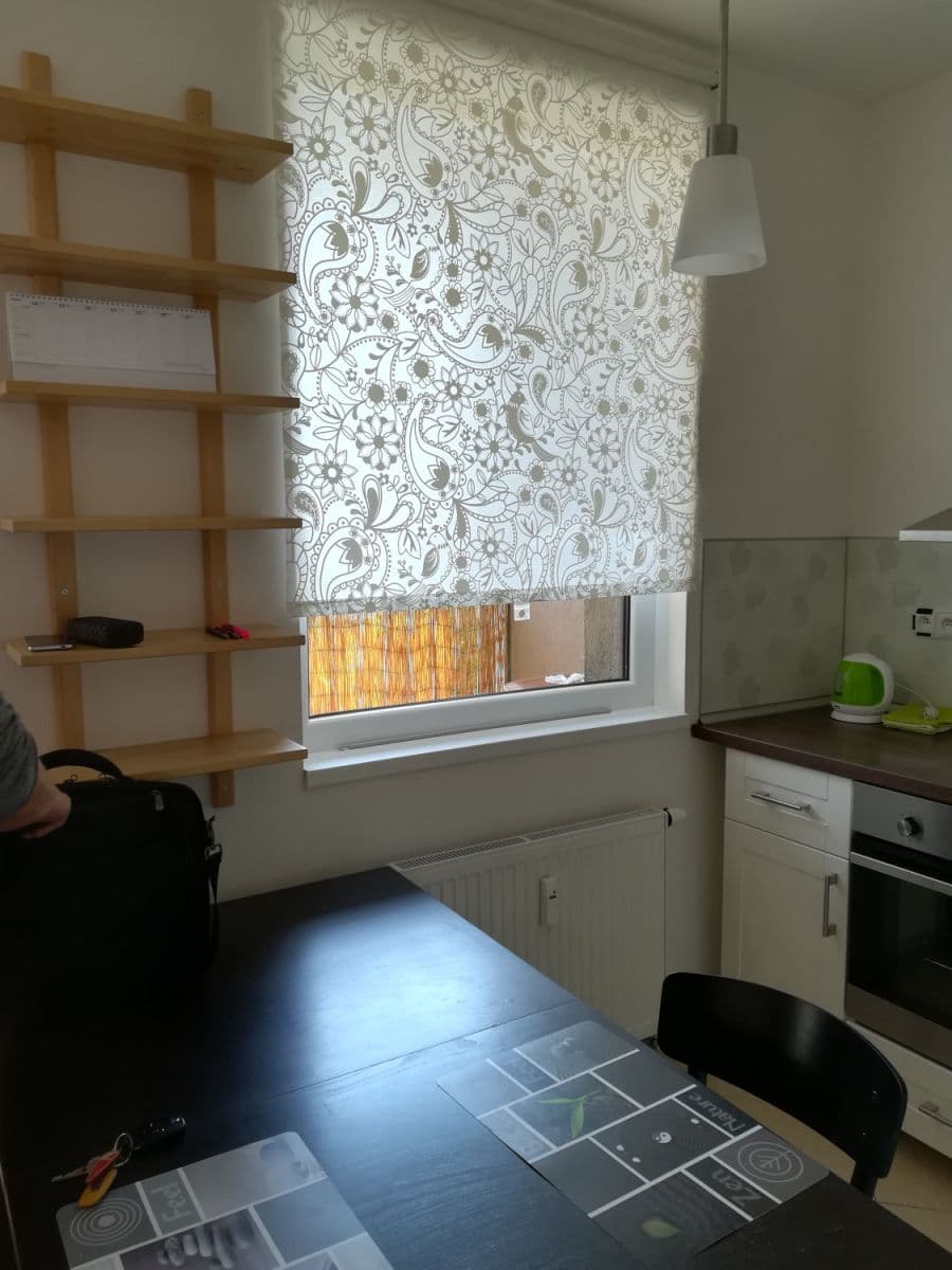 Pronájem bytu  40 m², Nad Přehradou, Praha, Praha