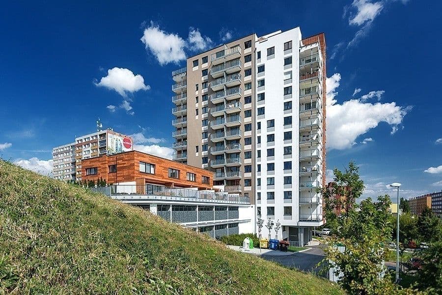 Pronájem bytu  40 m², Nad Přehradou, Praha, Praha