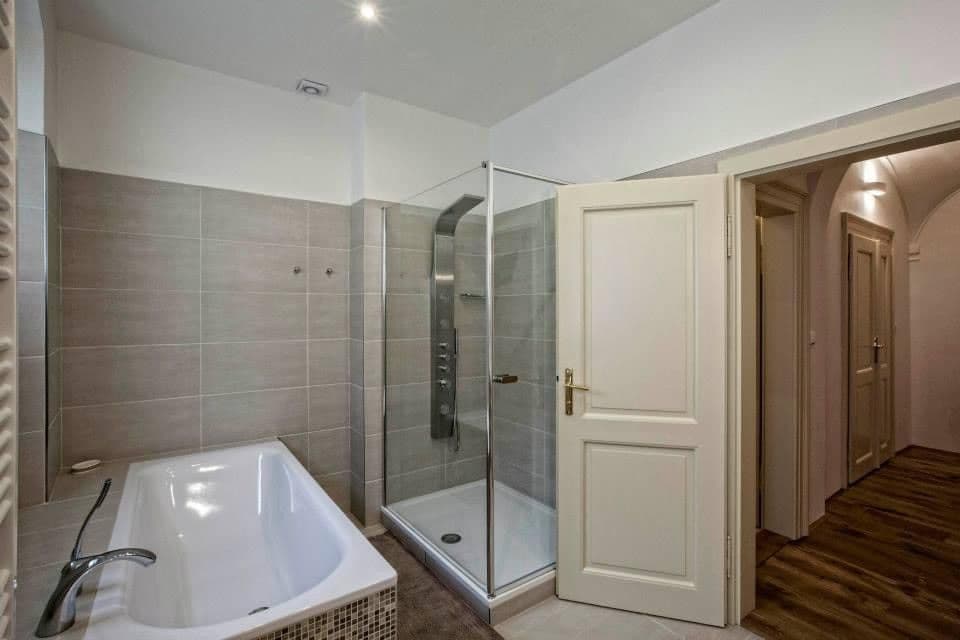 Pronájem bytu  130 m², Michalská, Praha, Praha
