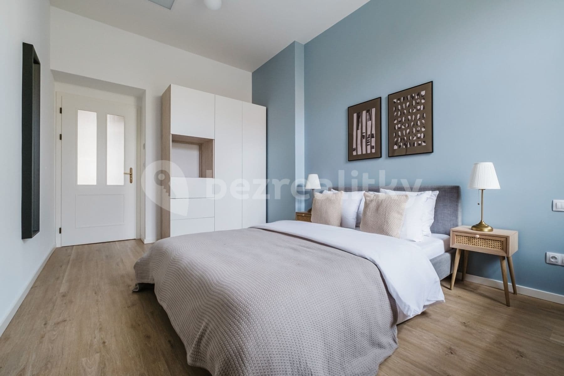 Pronájem bytu  84 m², Chodská, Praha, Praha