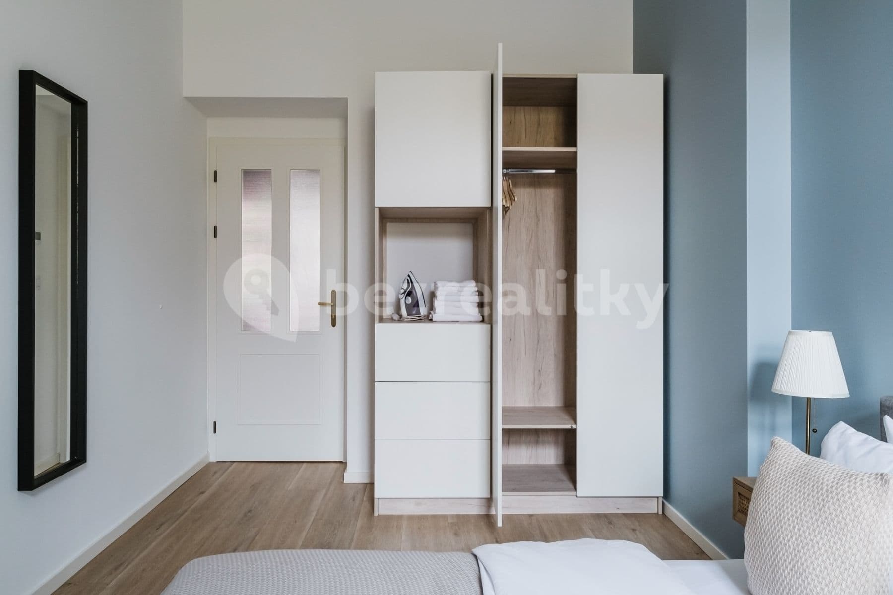Pronájem bytu  84 m², Chodská, Praha, Praha