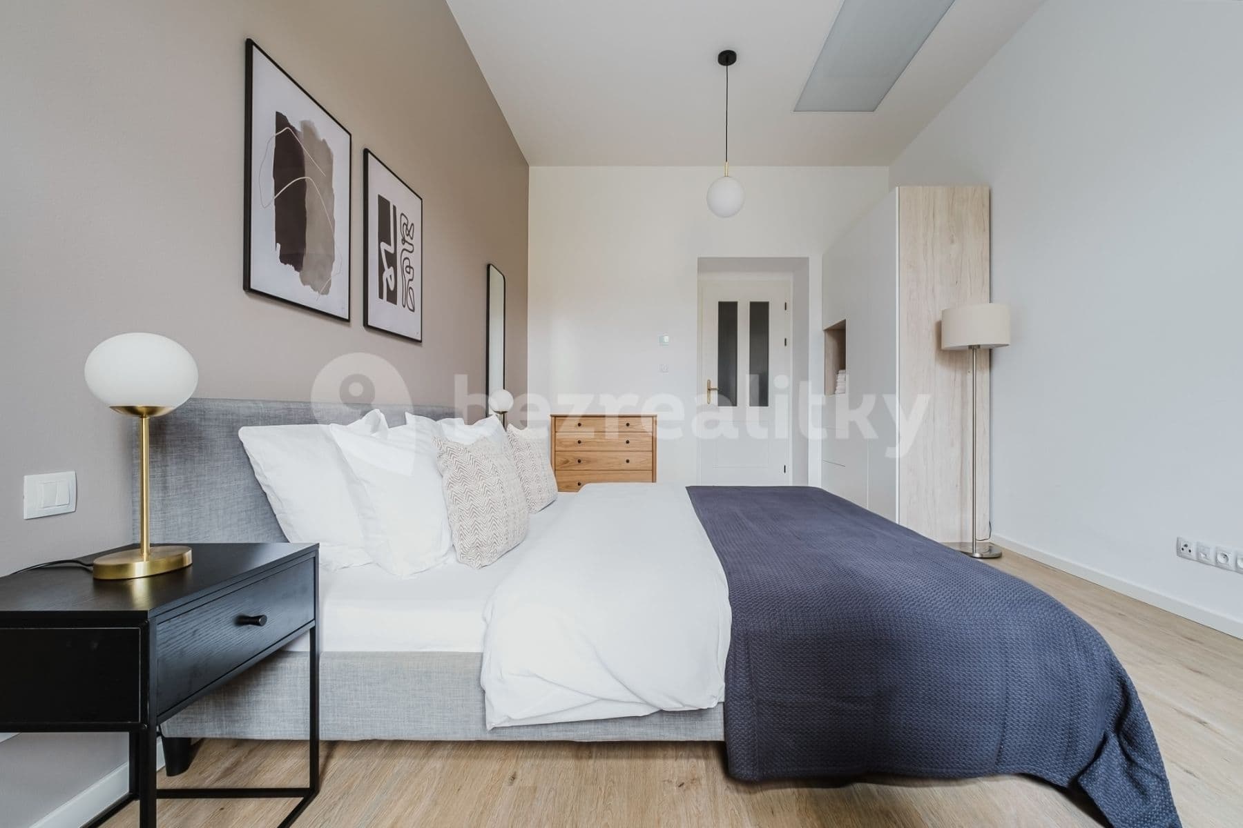 Pronájem bytu  84 m², Chodská, Praha, Praha