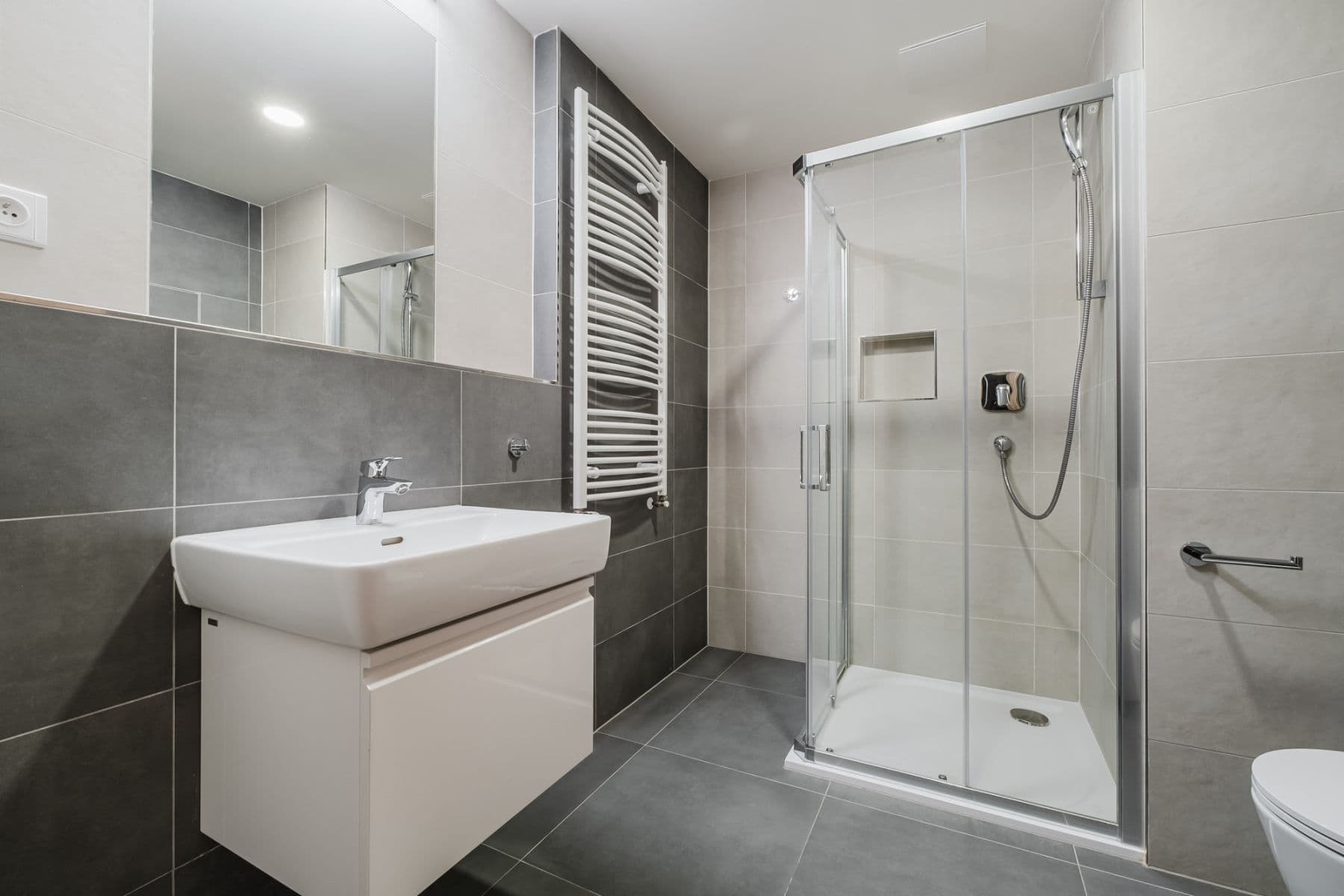 Pronájem bytu  58 m², Vrbenského, Praha, Praha