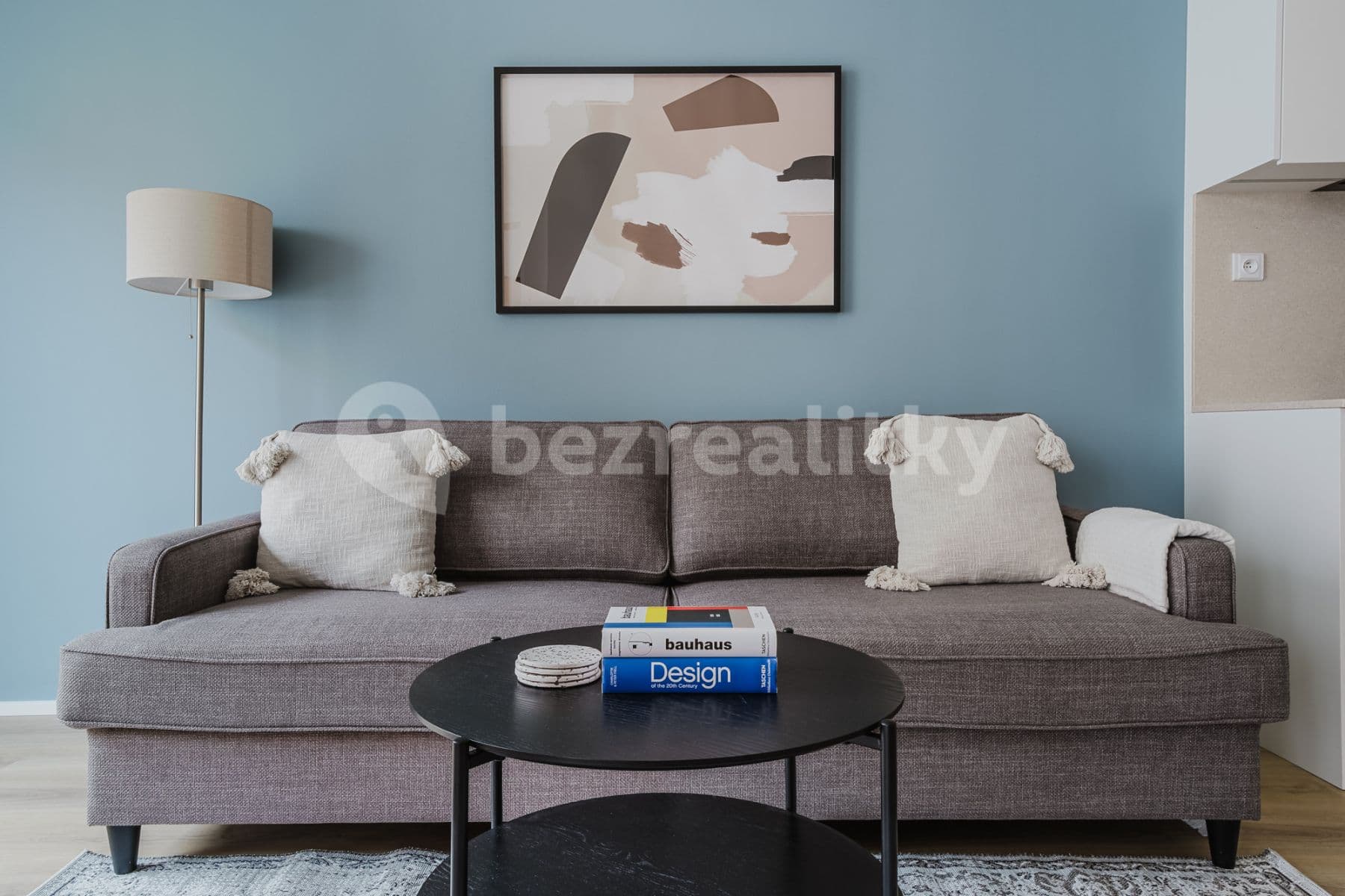 Pronájem bytu  58 m², Vrbenského, Praha, Praha